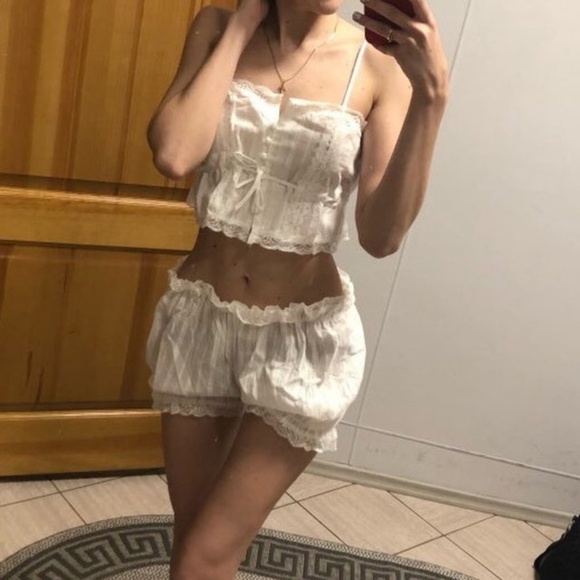 ♥️New Delicate White Two Piece PJ/ Lingerie Set♥️ - Picture 2 of 3